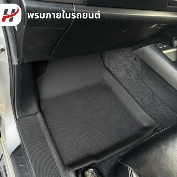 th-11134207-7r98x-lv05zmwe27znef พรมรถยนต์ 3D mat-Hilux revo 2015-ปัจจุบัน